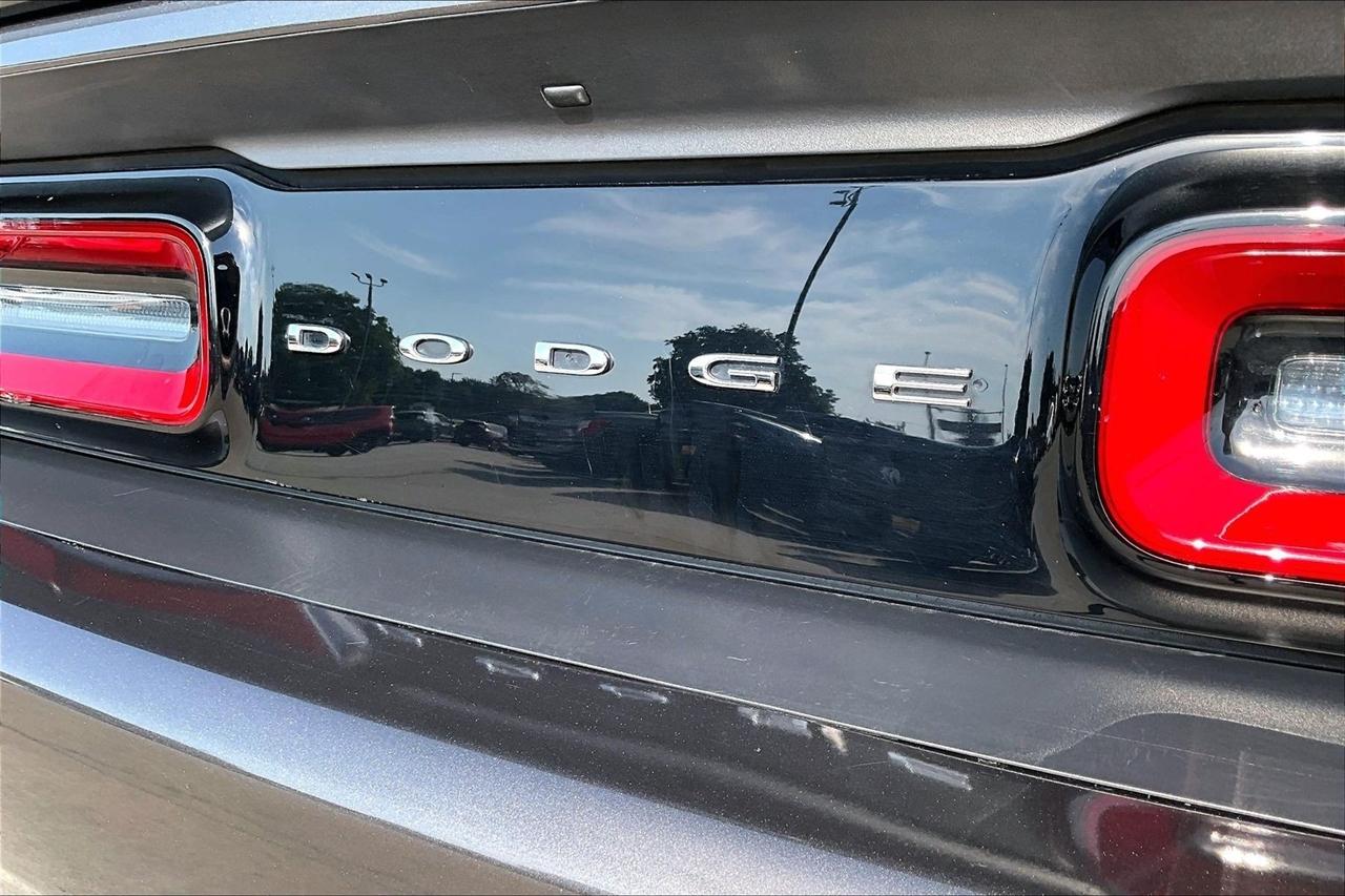 Dodge Challenger  2020