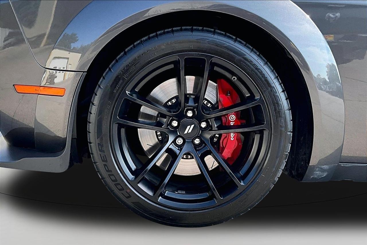 Dodge Challenger  2020