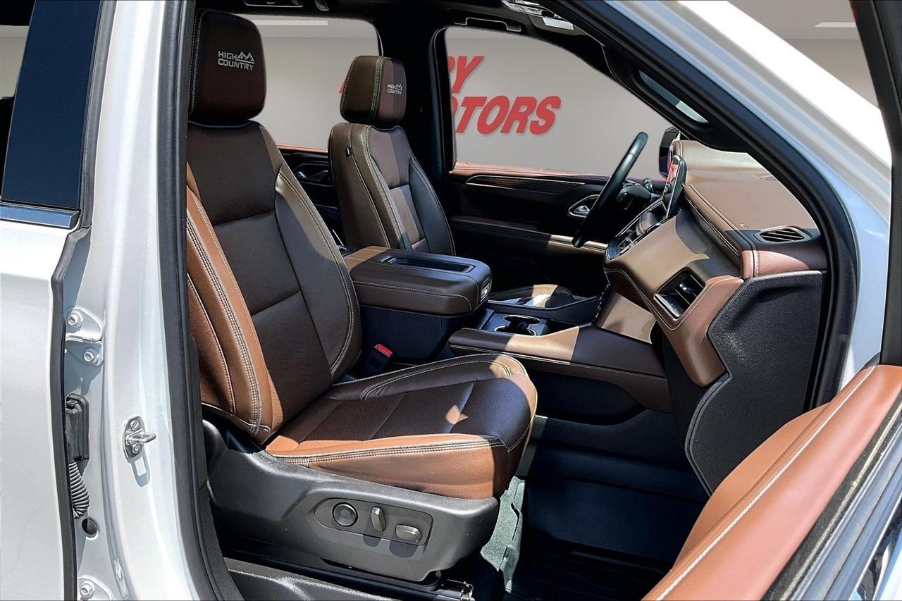 Chevrolet Suburban 4WD 4dr High Country 2023