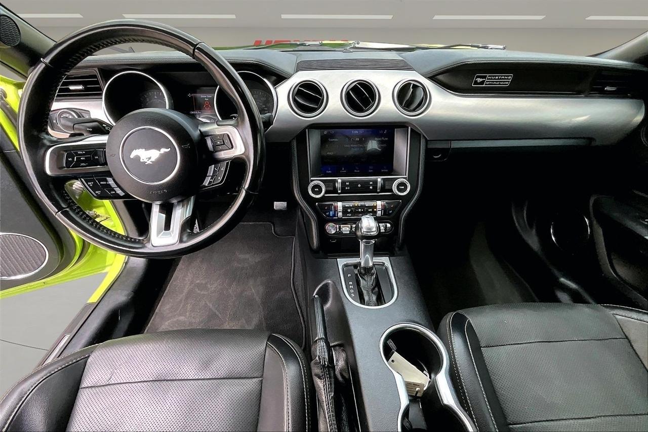 Ford Mustang  2020