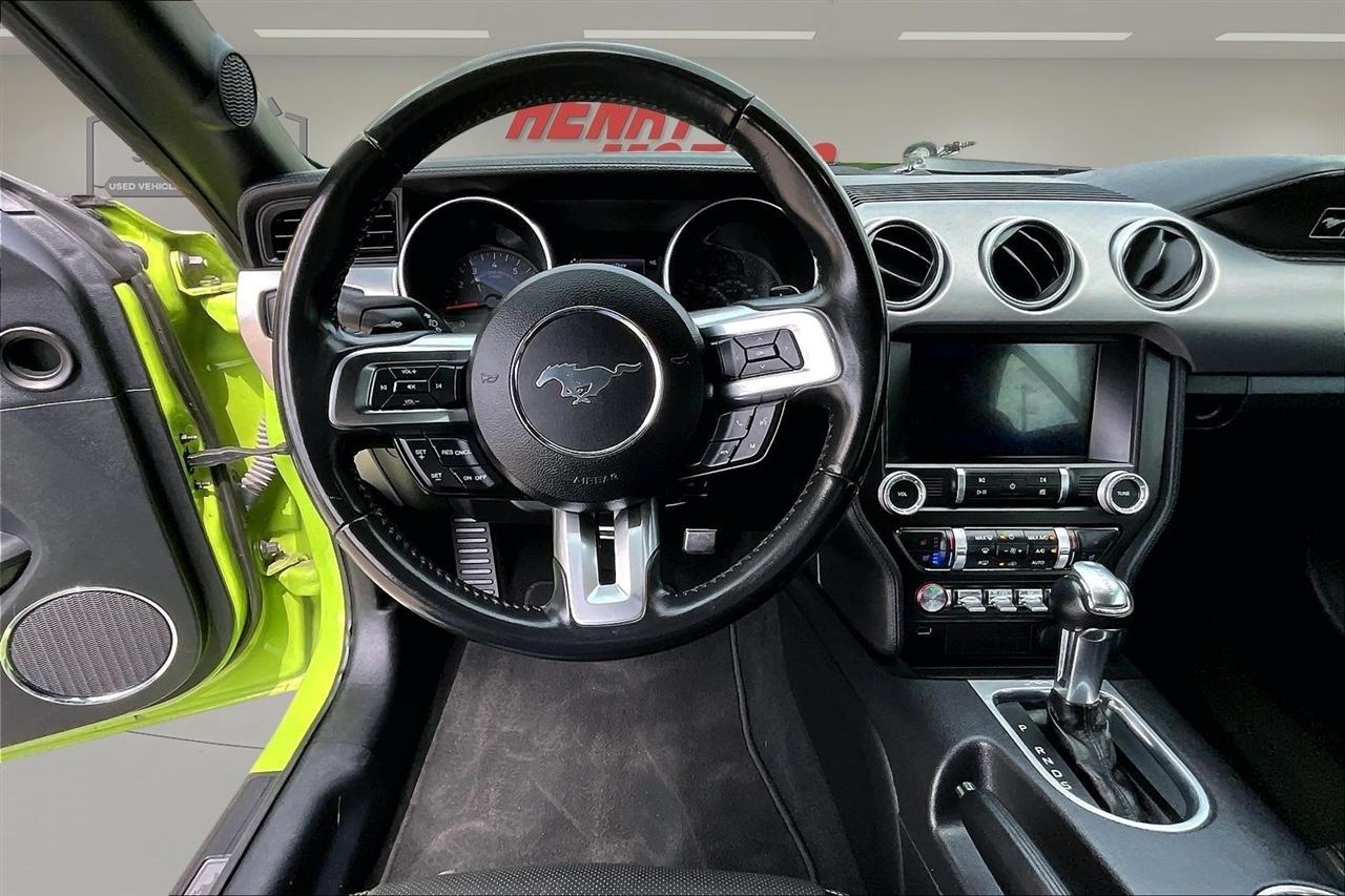 Ford Mustang  2020