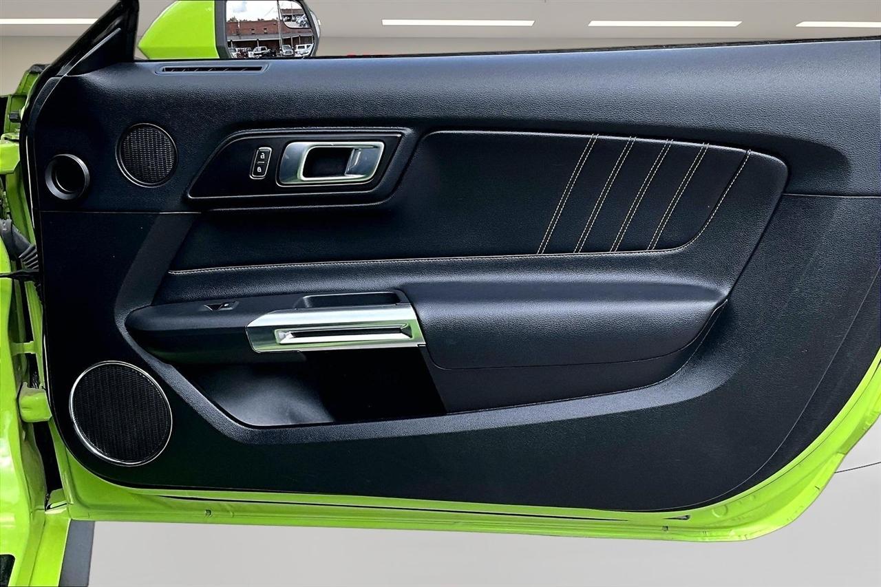 Ford Mustang  2020