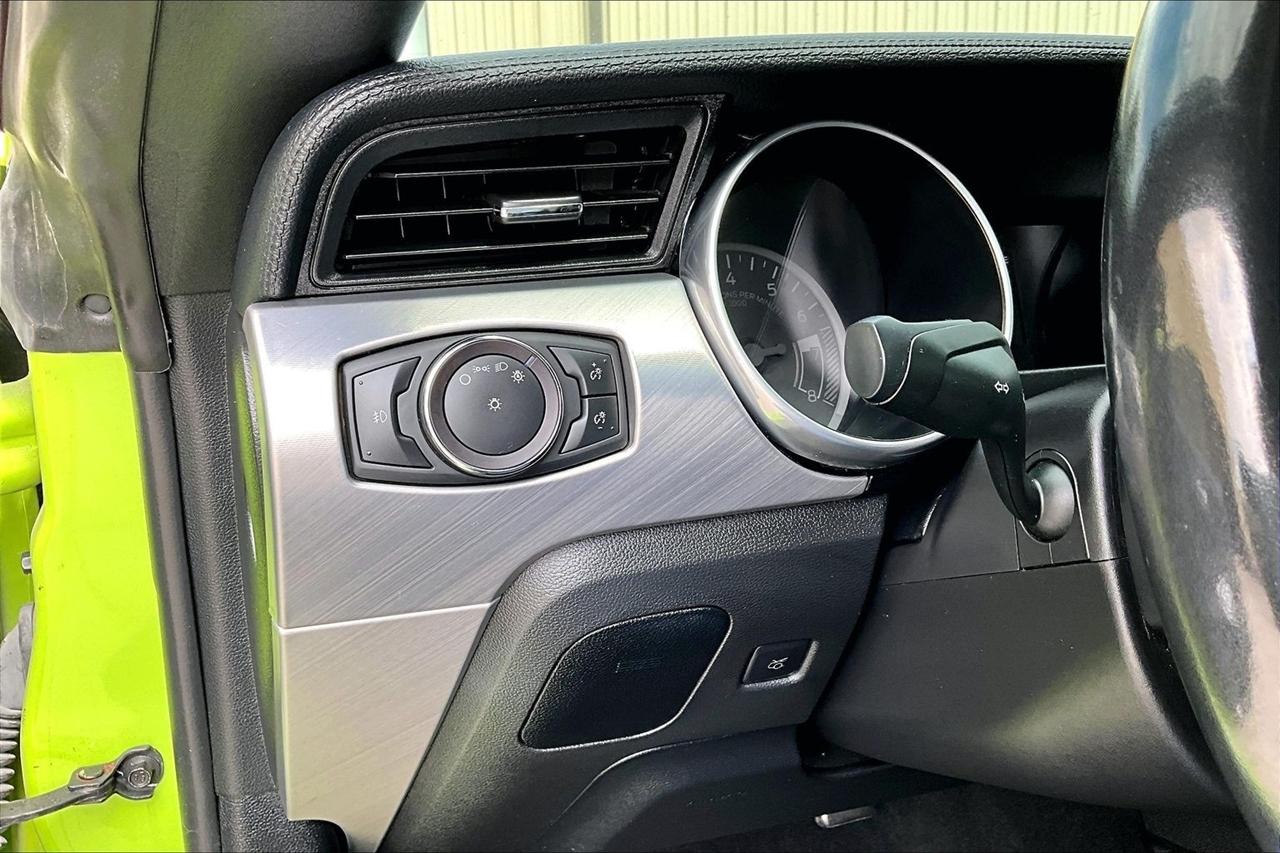 Ford Mustang  2020