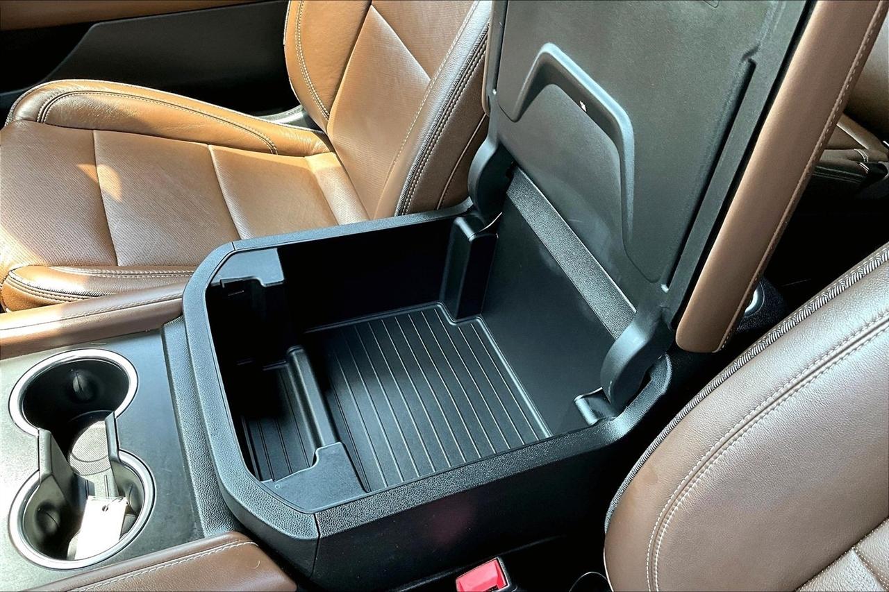 Chevrolet Suburban 4WD 4dr High Country 2023