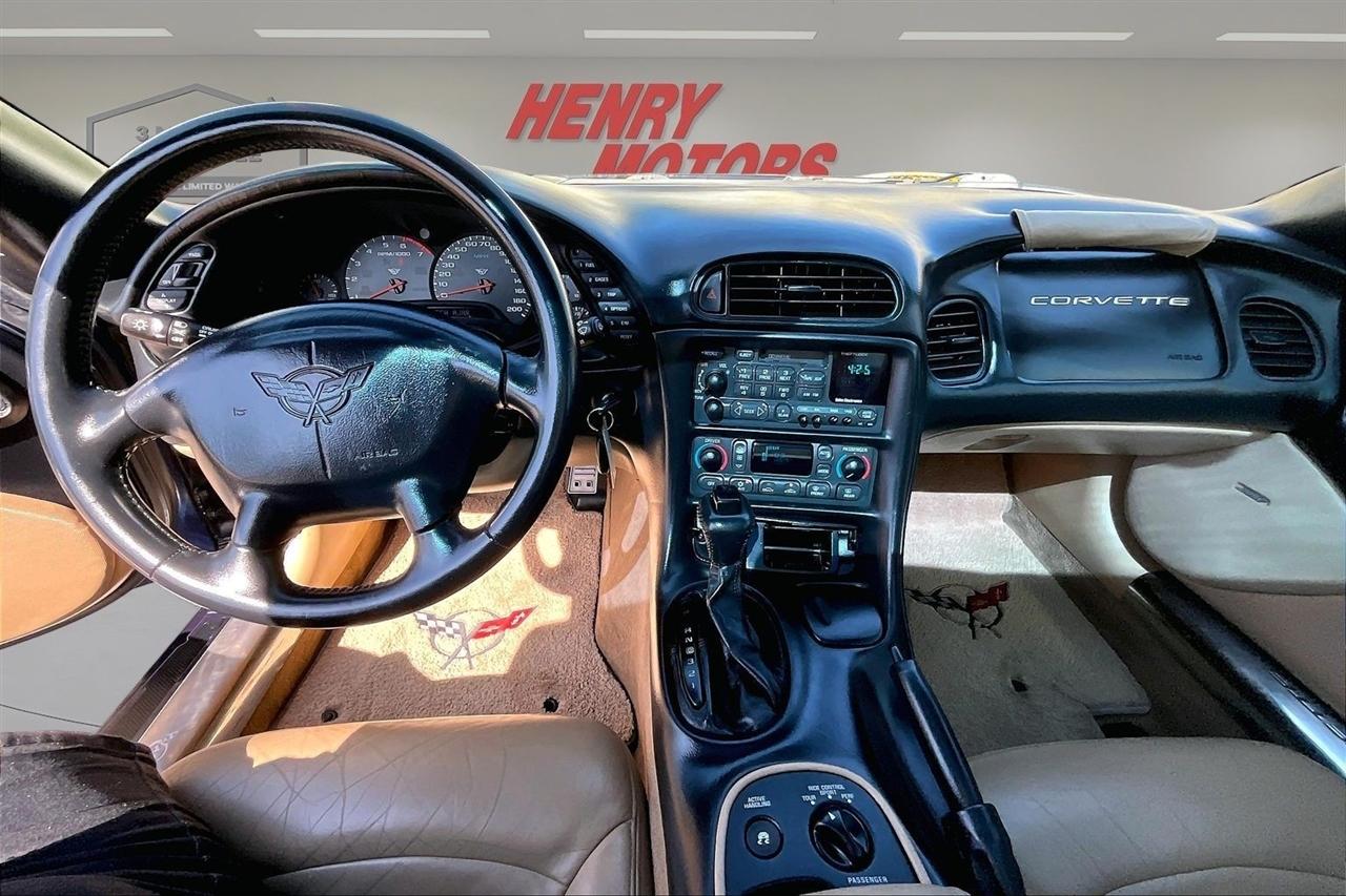 Chevrolet Corvette 2dr Coupe 2001