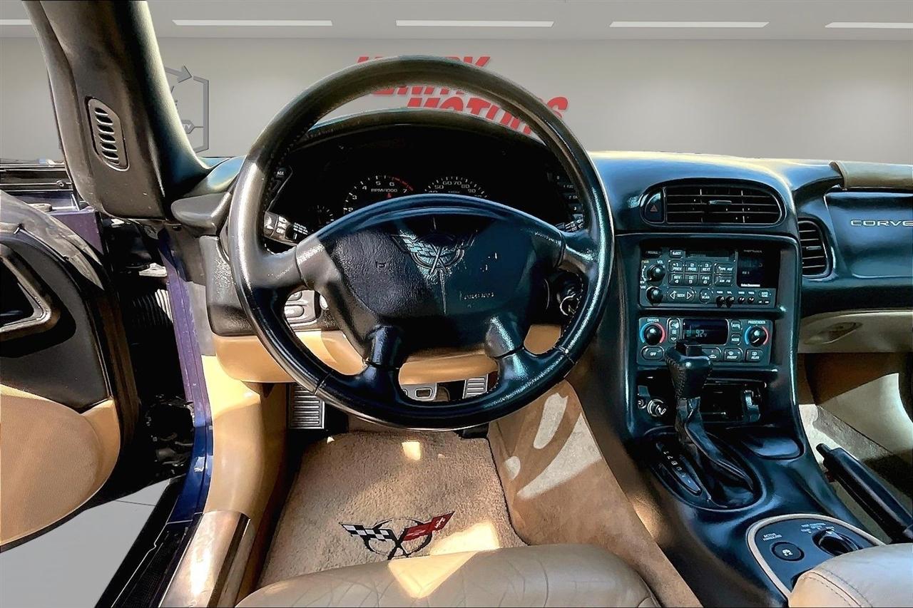 Chevrolet Corvette 2dr Coupe 2001