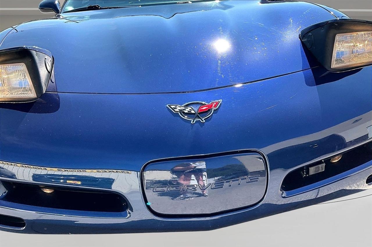 Chevrolet Corvette 2dr Coupe 2001