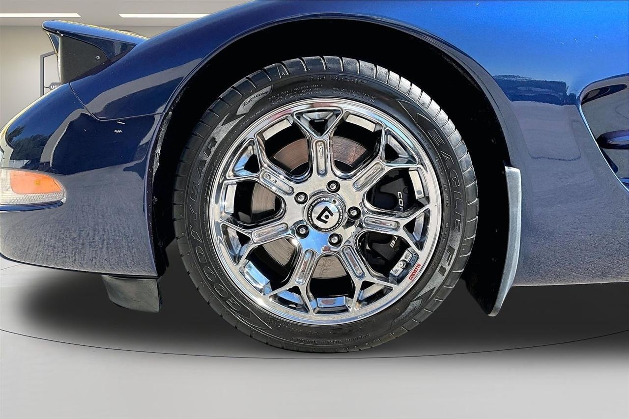 Chevrolet Corvette 2dr Coupe 2001