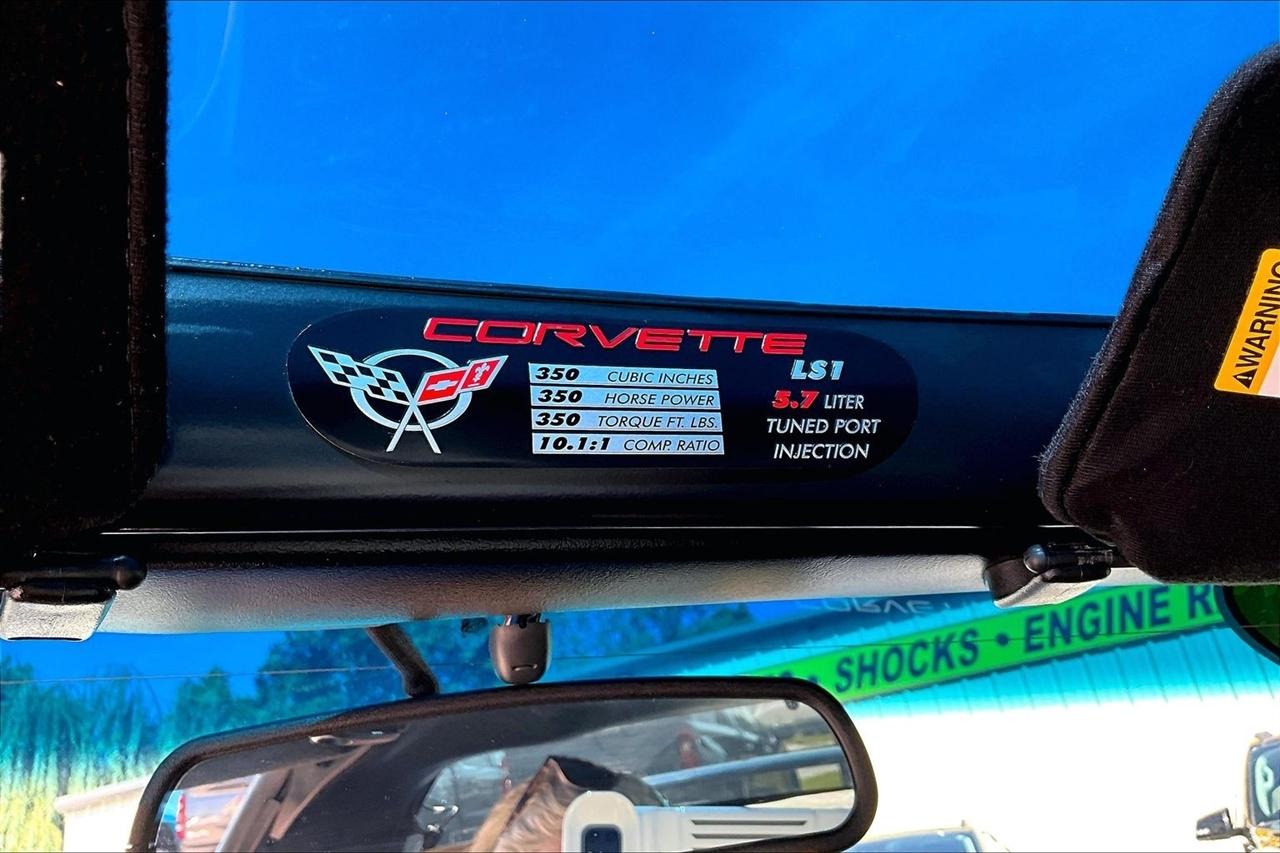 Chevrolet Corvette 2dr Coupe 2001