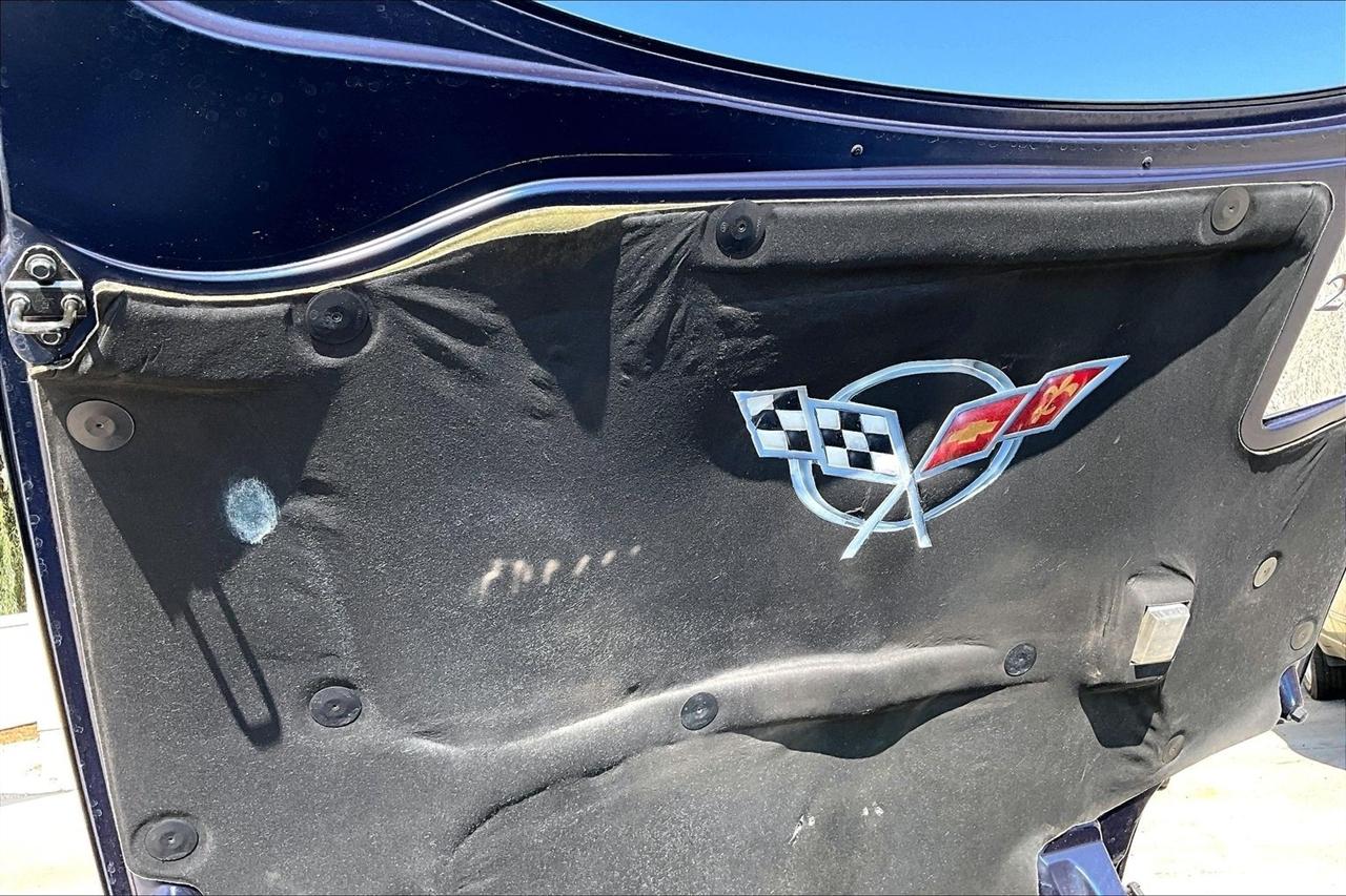 Chevrolet Corvette 2dr Coupe 2001
