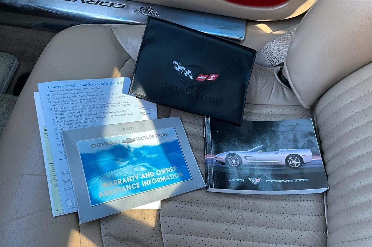 Chevrolet Corvette 2dr Coupe 2001