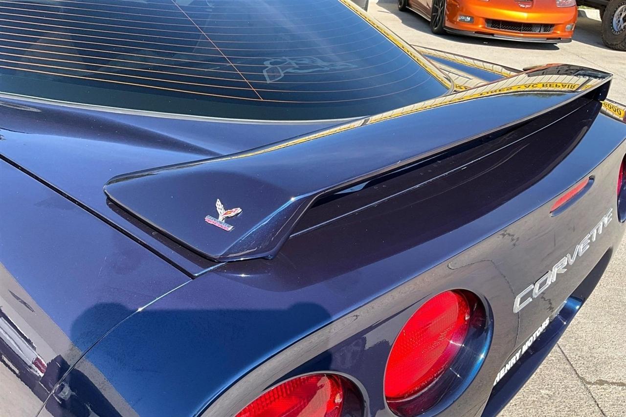 Chevrolet Corvette 2dr Coupe 2001