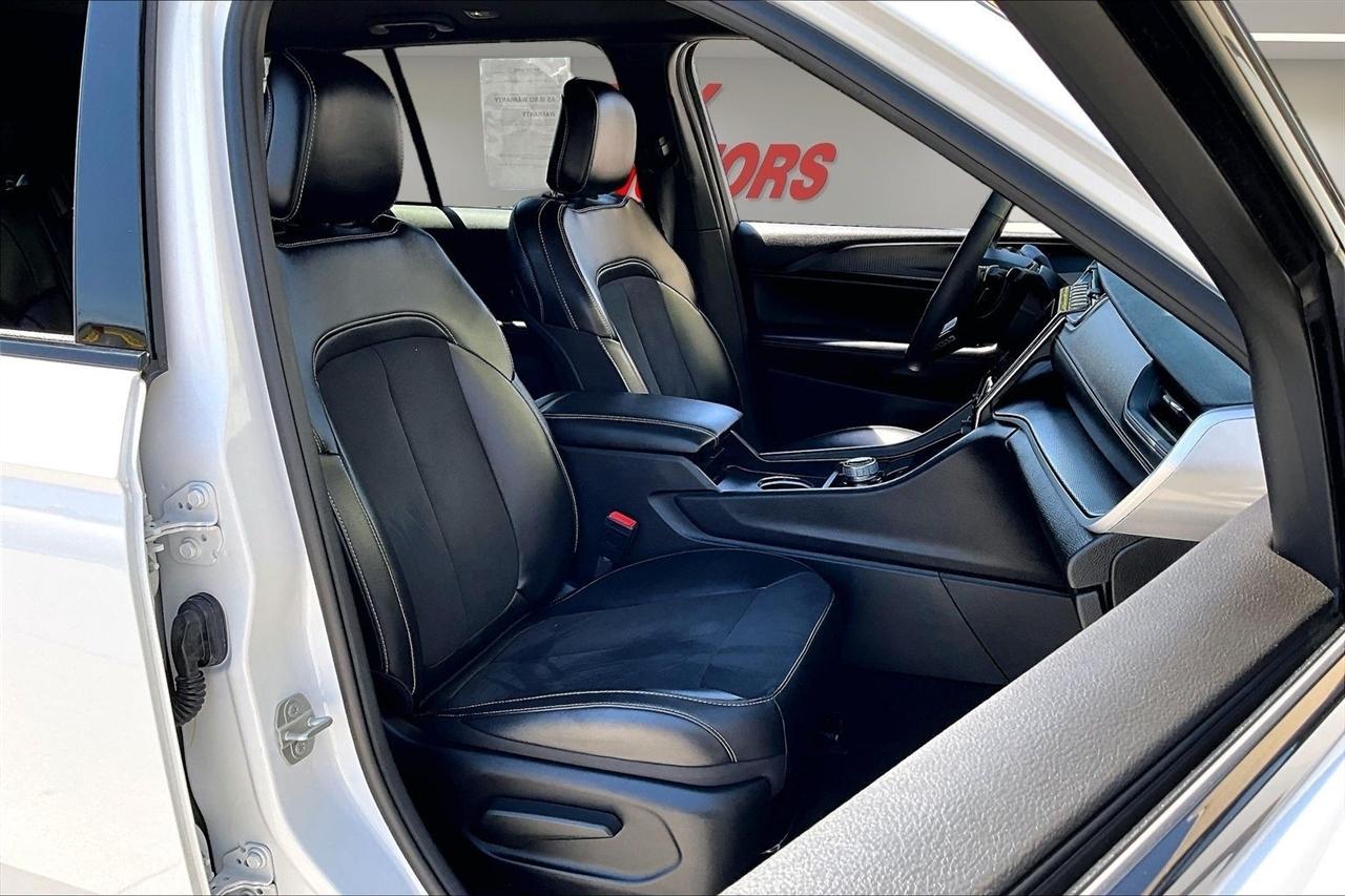 Jeep Grand Cherokee Altitude 4x4 2024