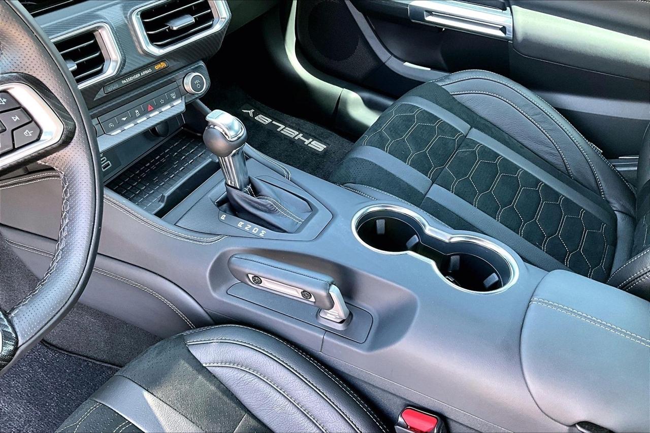 Ford Mustang  2024