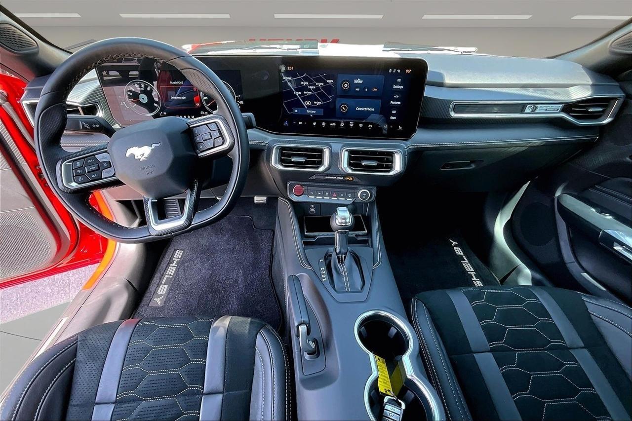 Ford Mustang photo 7