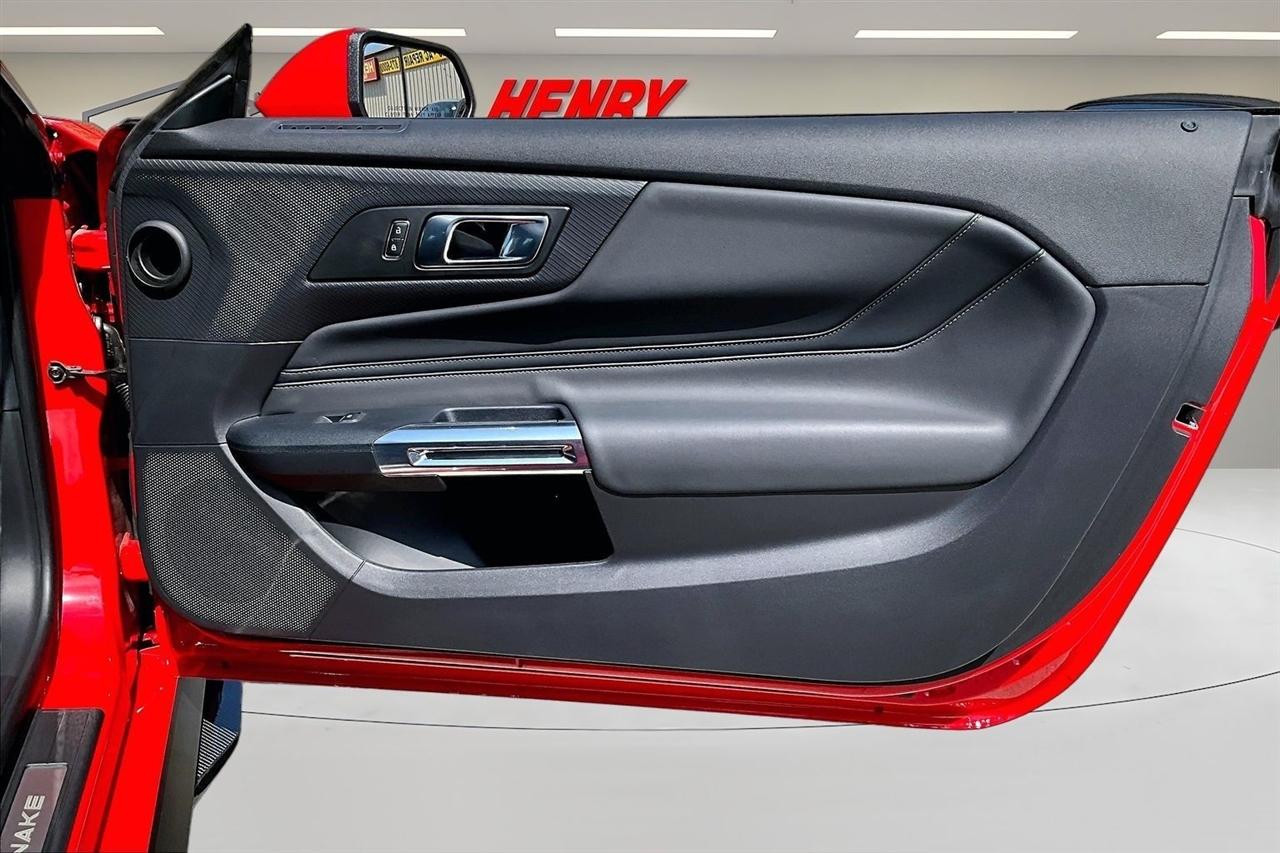 Ford Mustang  2024