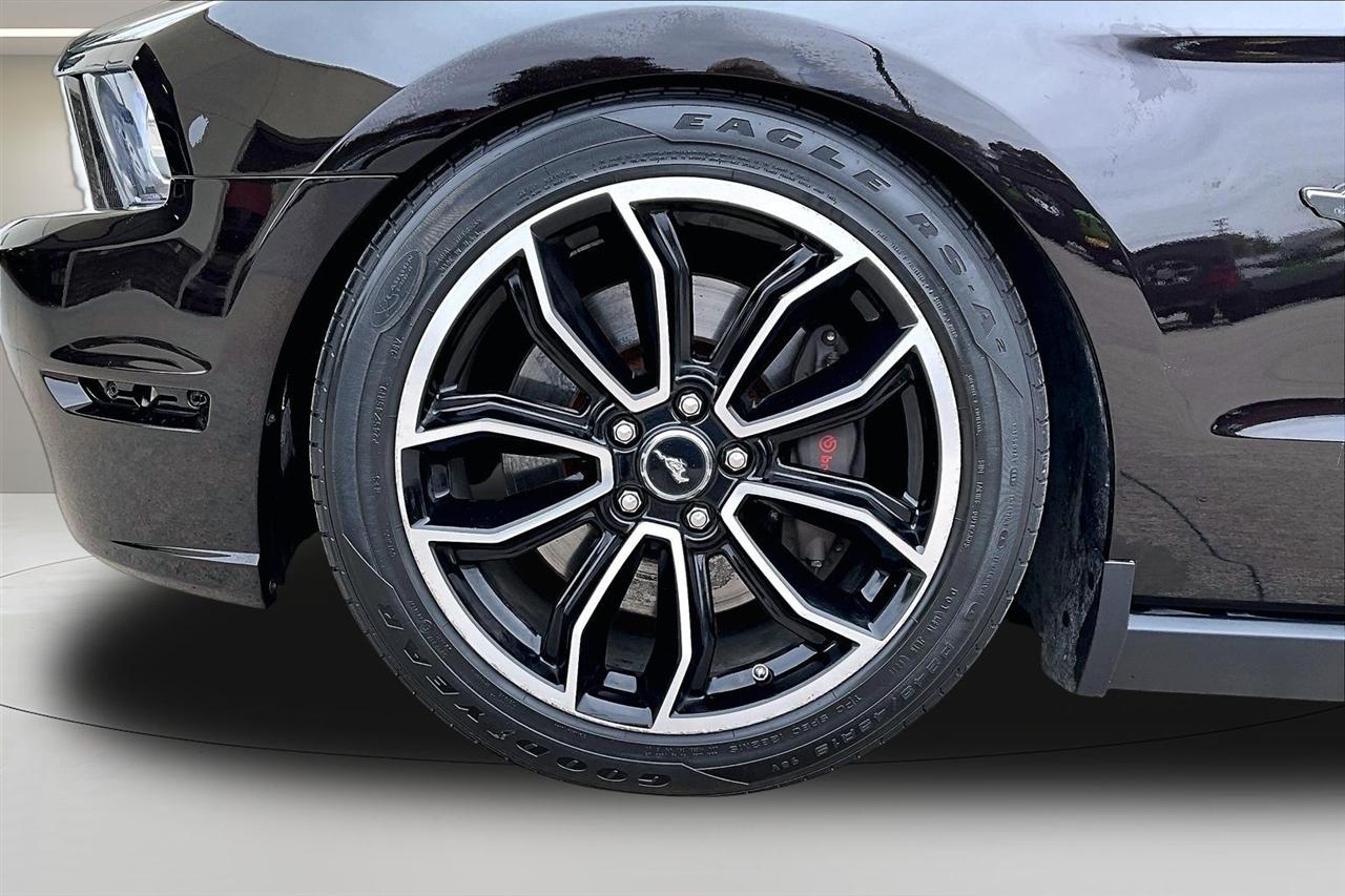 Ford Mustang  2012