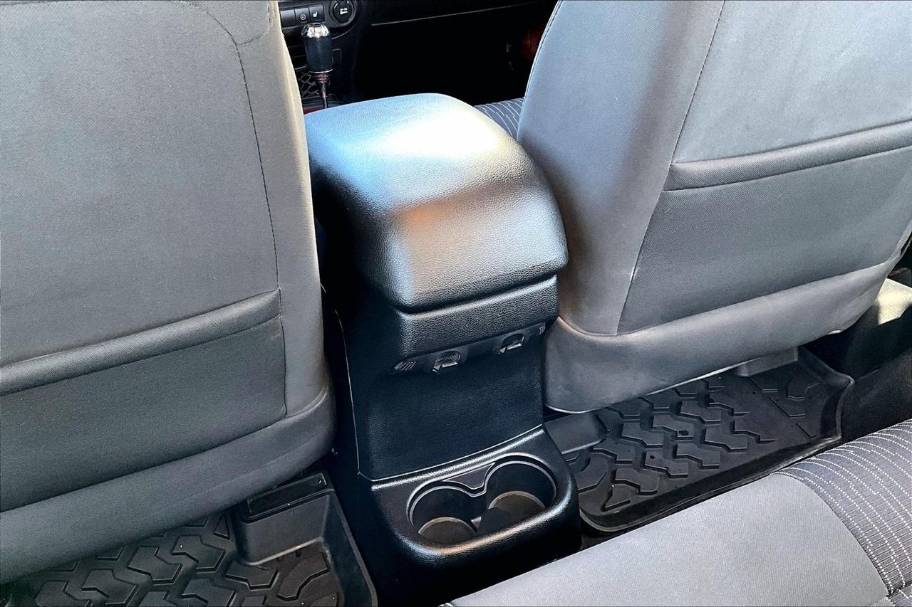 Jeep Wrangler 4WD 2dr Rubicon 2012