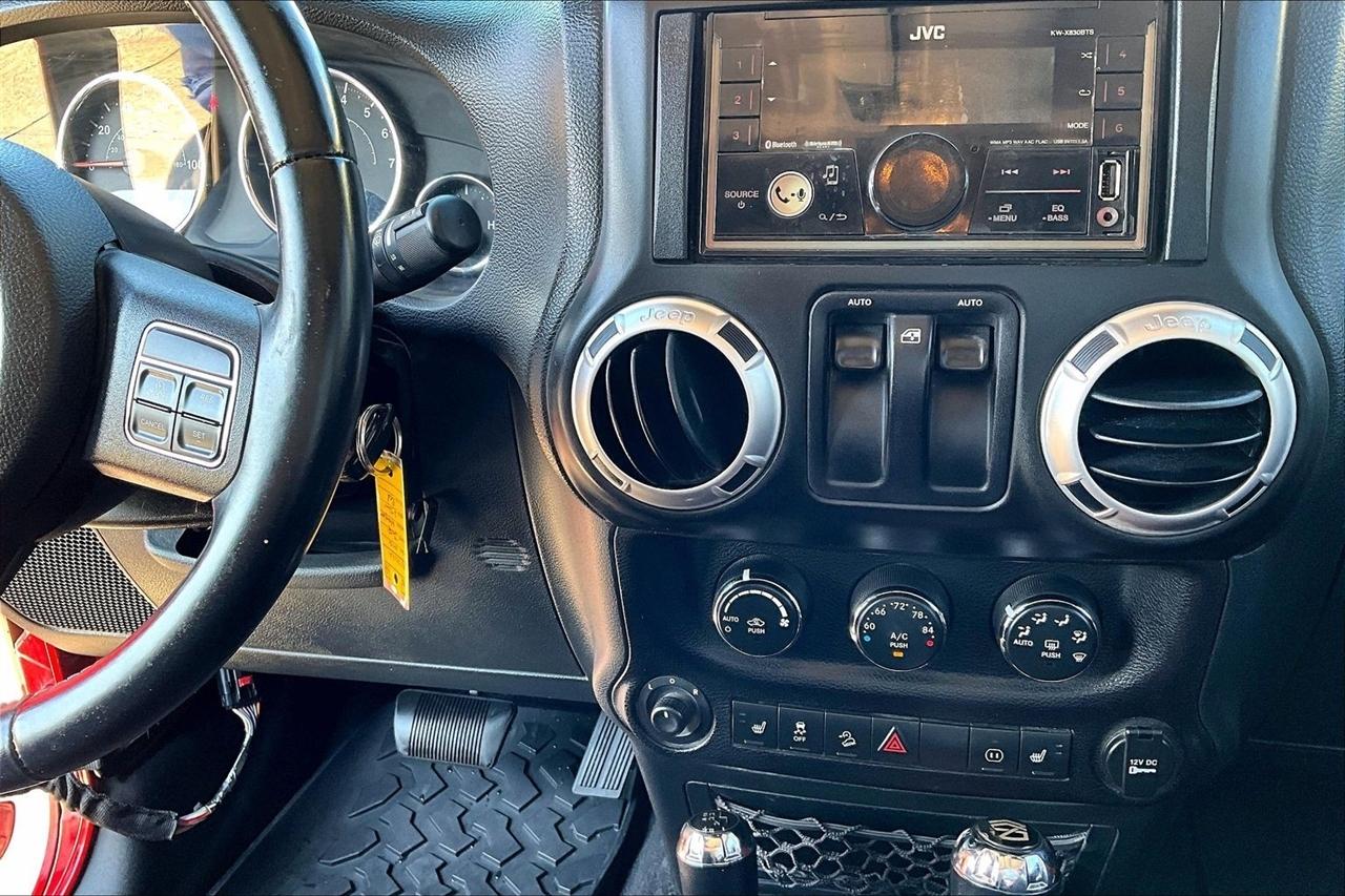 Jeep Wrangler 4WD 2dr Rubicon 2012
