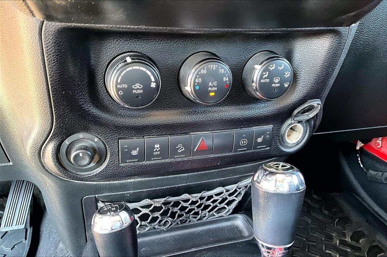 Jeep Wrangler 4WD 2dr Rubicon 2012