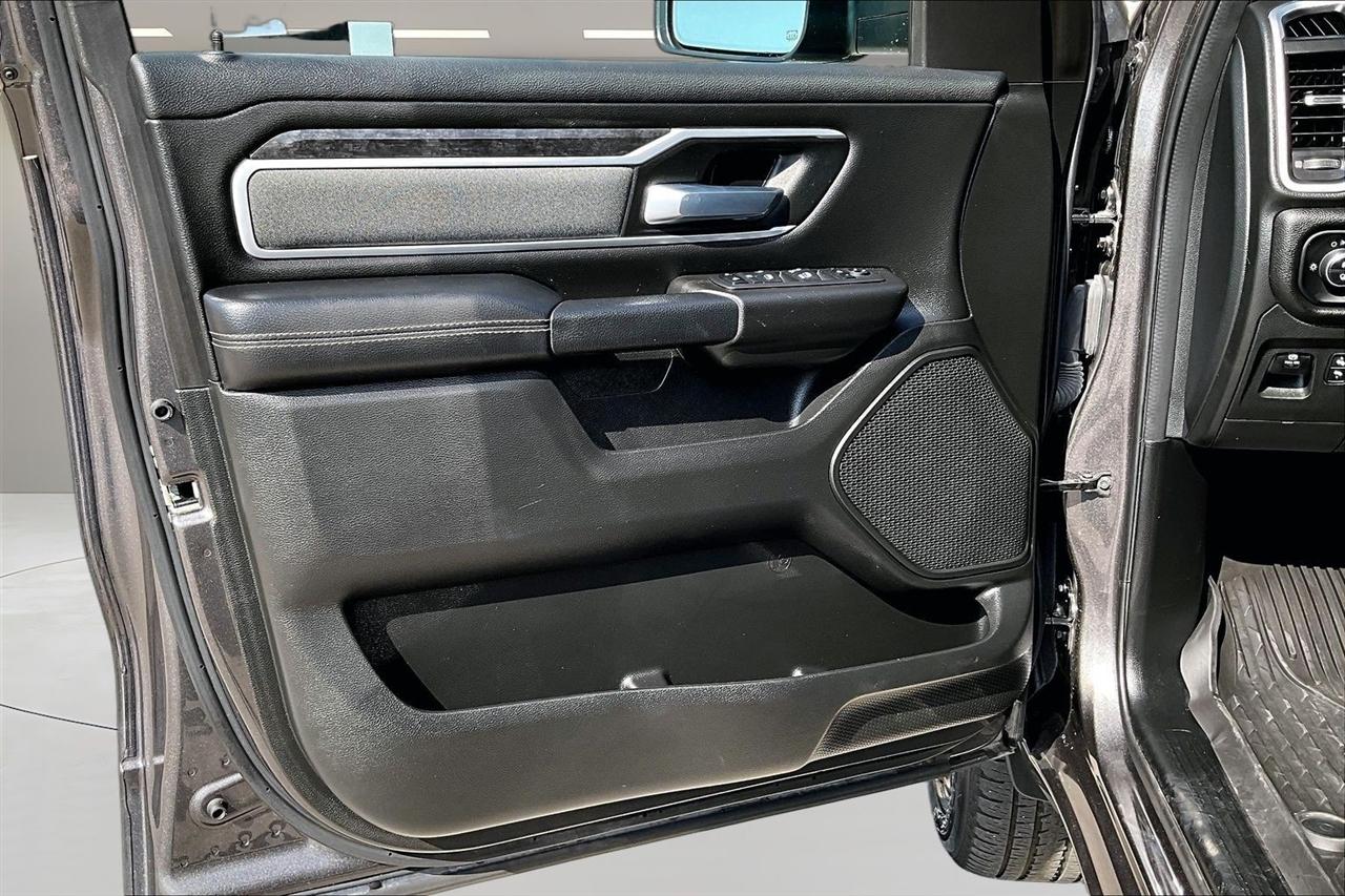 RAM 1500 Big Horn 4x4 Crew Cab 5'7" Box 2023
