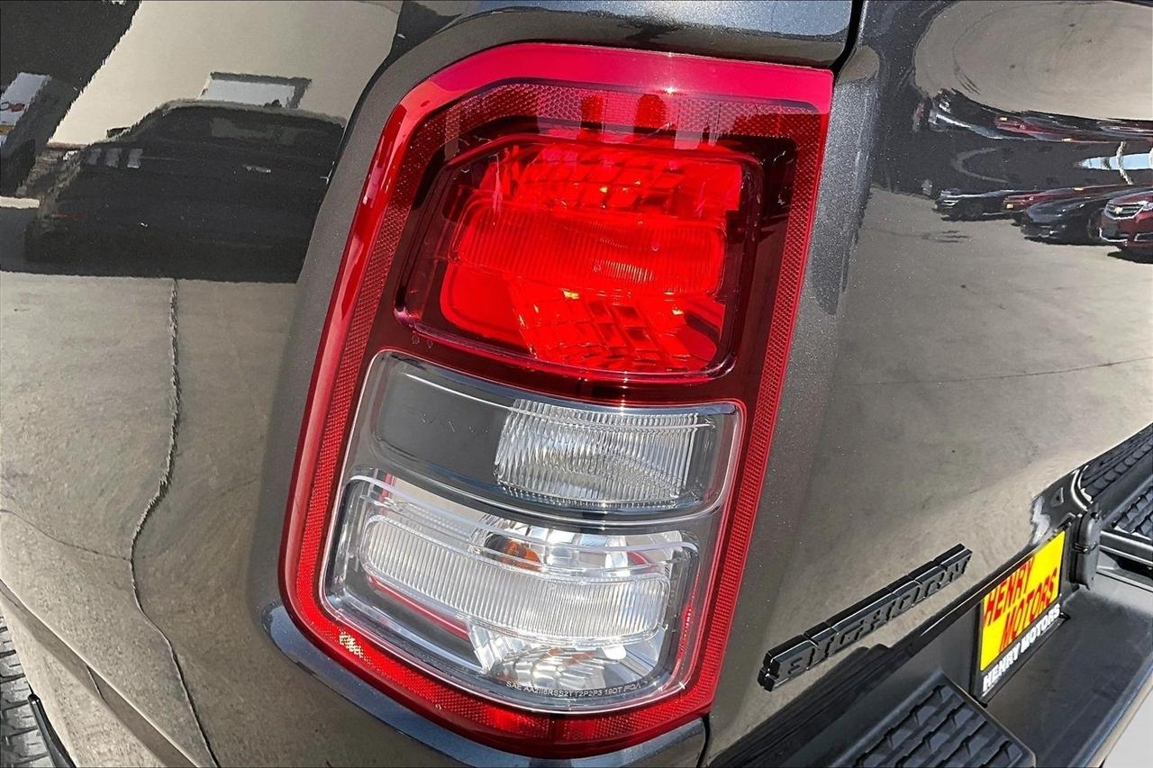 RAM 1500 Big Horn 4x4 Crew Cab 5'7" Box 2023