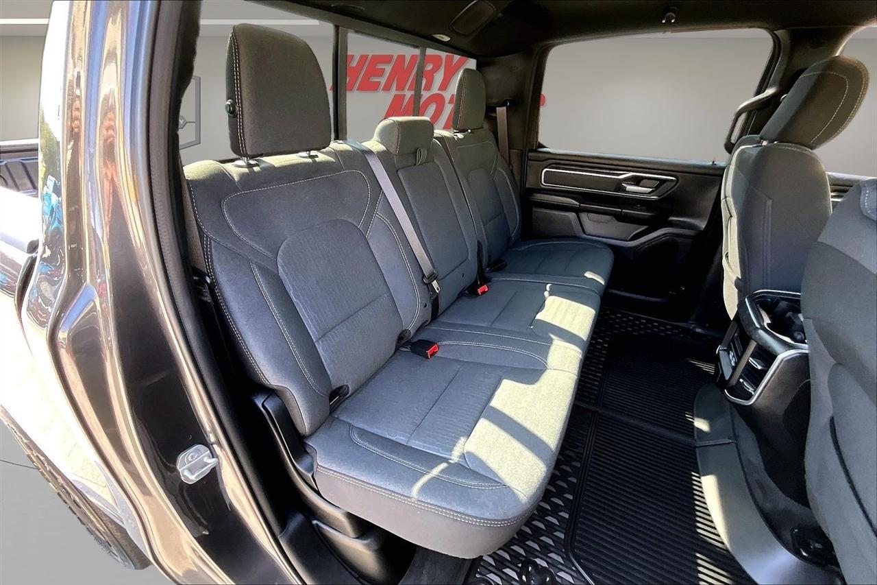 RAM 1500 Big Horn 4x4 Crew Cab 5'7" Box 2023