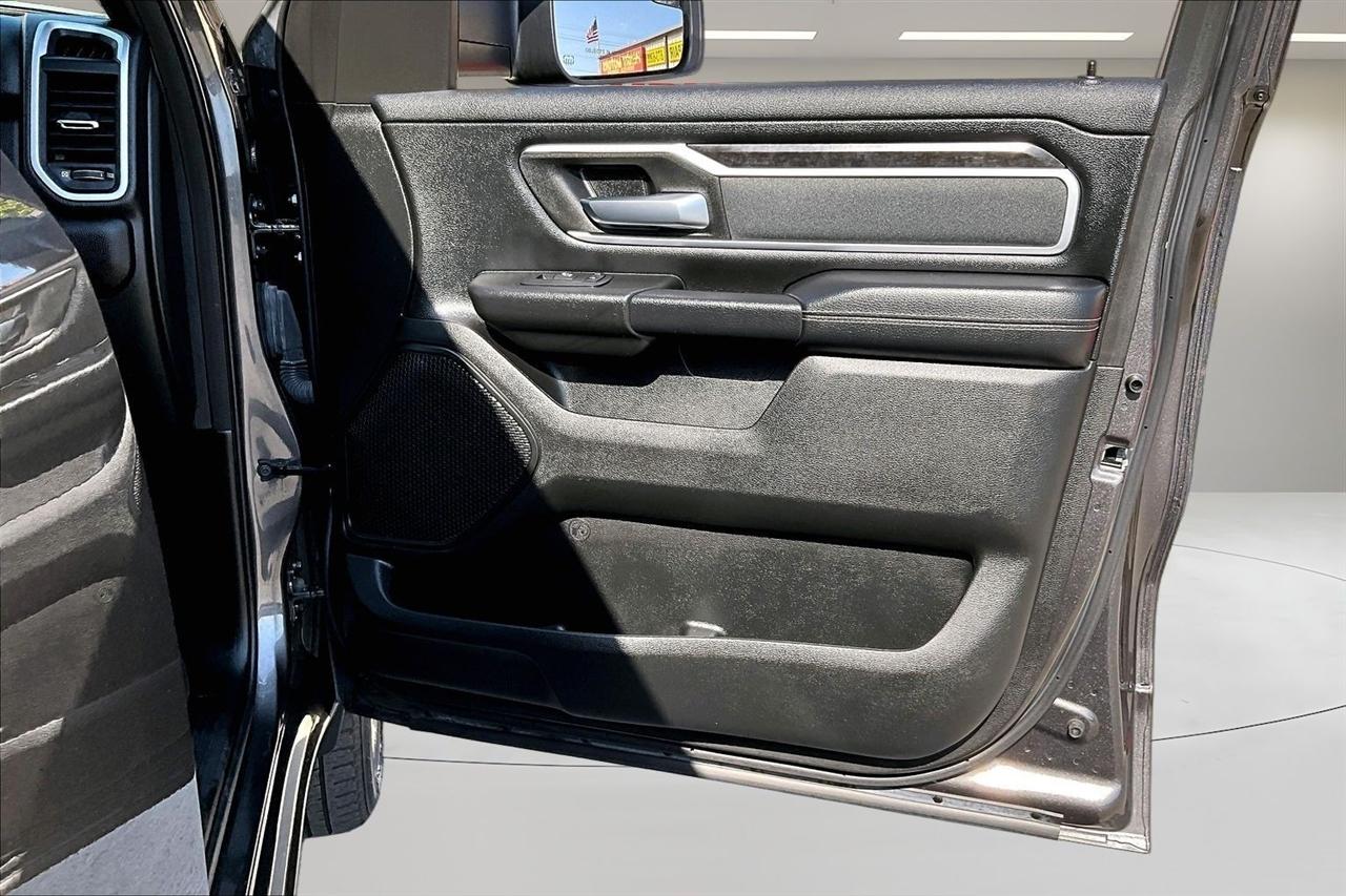 RAM 1500 Big Horn 4x4 Crew Cab 5'7" Box 2023