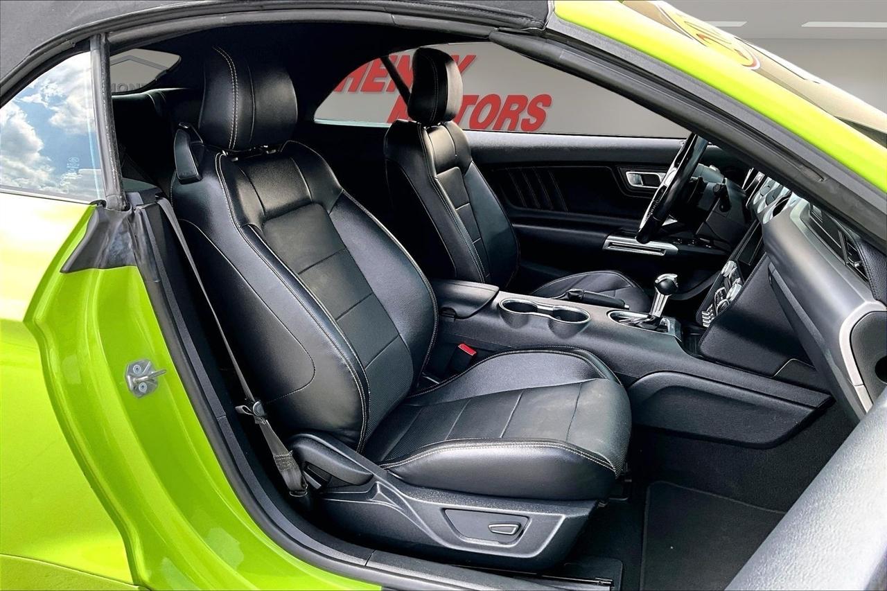 Ford Mustang EcoBoost Convertible 2020