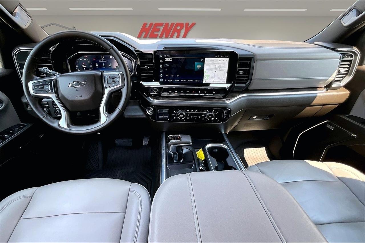 Chevrolet Silverado 1500 4WD Crew Cab 147" RST 2024