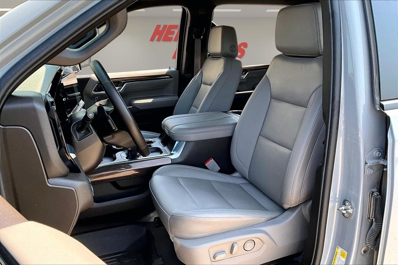 Chevrolet Silverado 1500 4WD Crew Cab 147" RST 2024