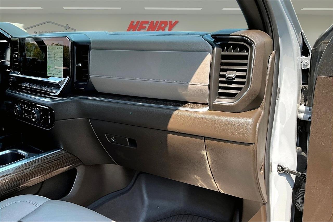 Chevrolet Silverado 1500 4WD Crew Cab 147" RST 2024