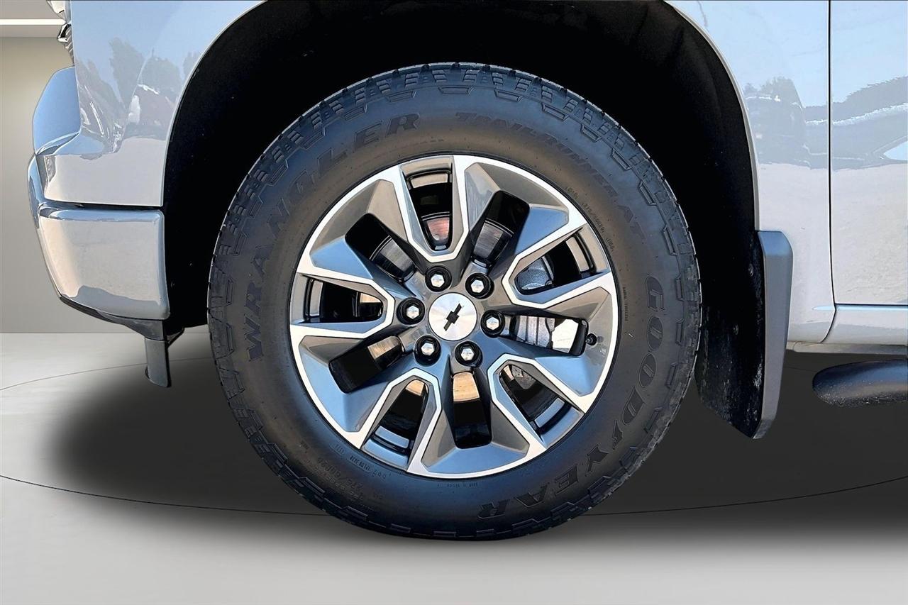 Chevrolet Silverado 1500 4WD Crew Cab 147" RST 2024