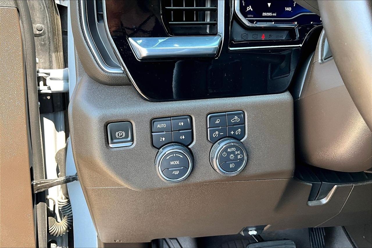 Chevrolet Silverado 1500 4WD Crew Cab 147" RST 2024