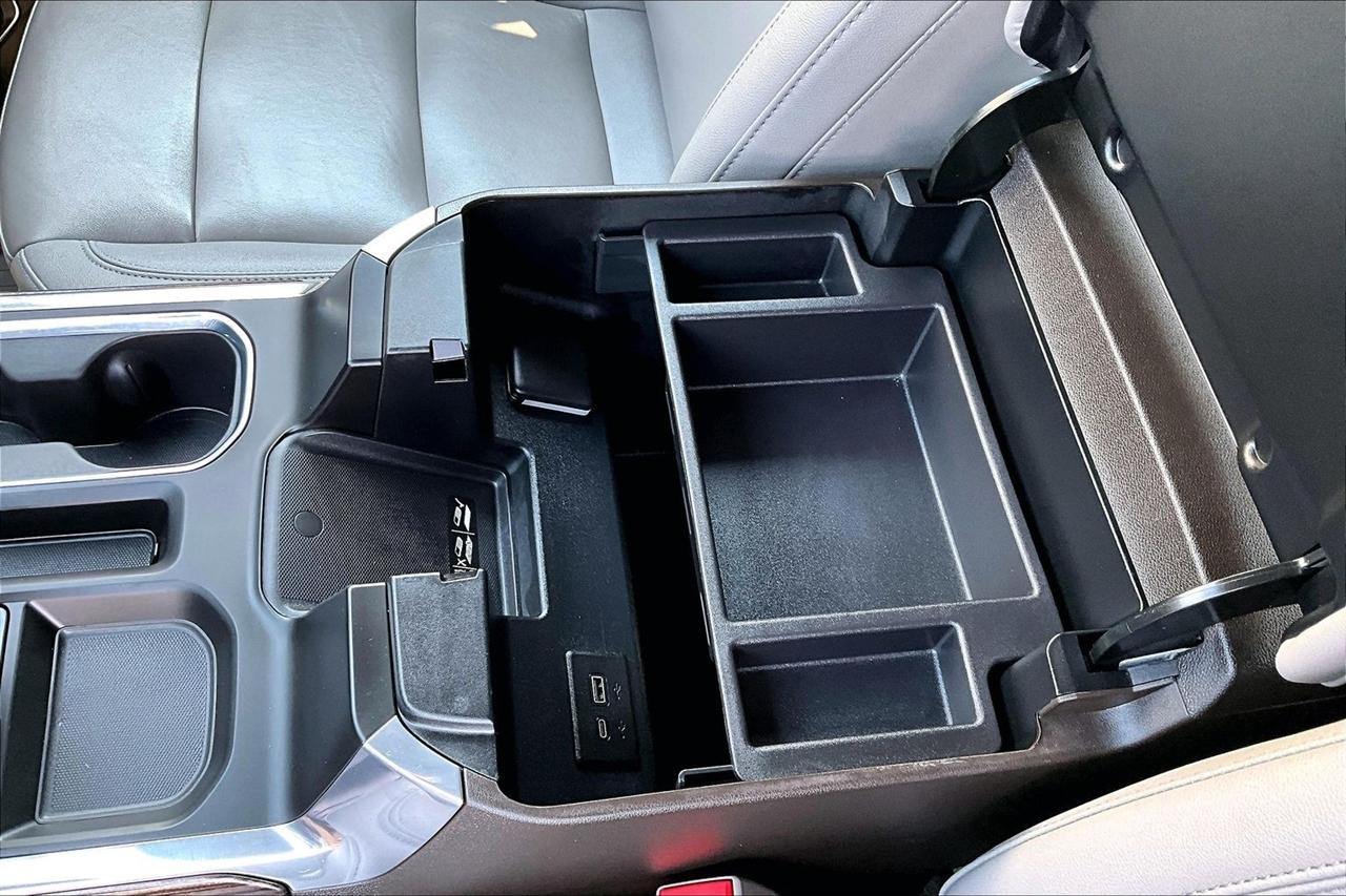 Chevrolet Silverado 1500 4WD Crew Cab 147" RST 2024