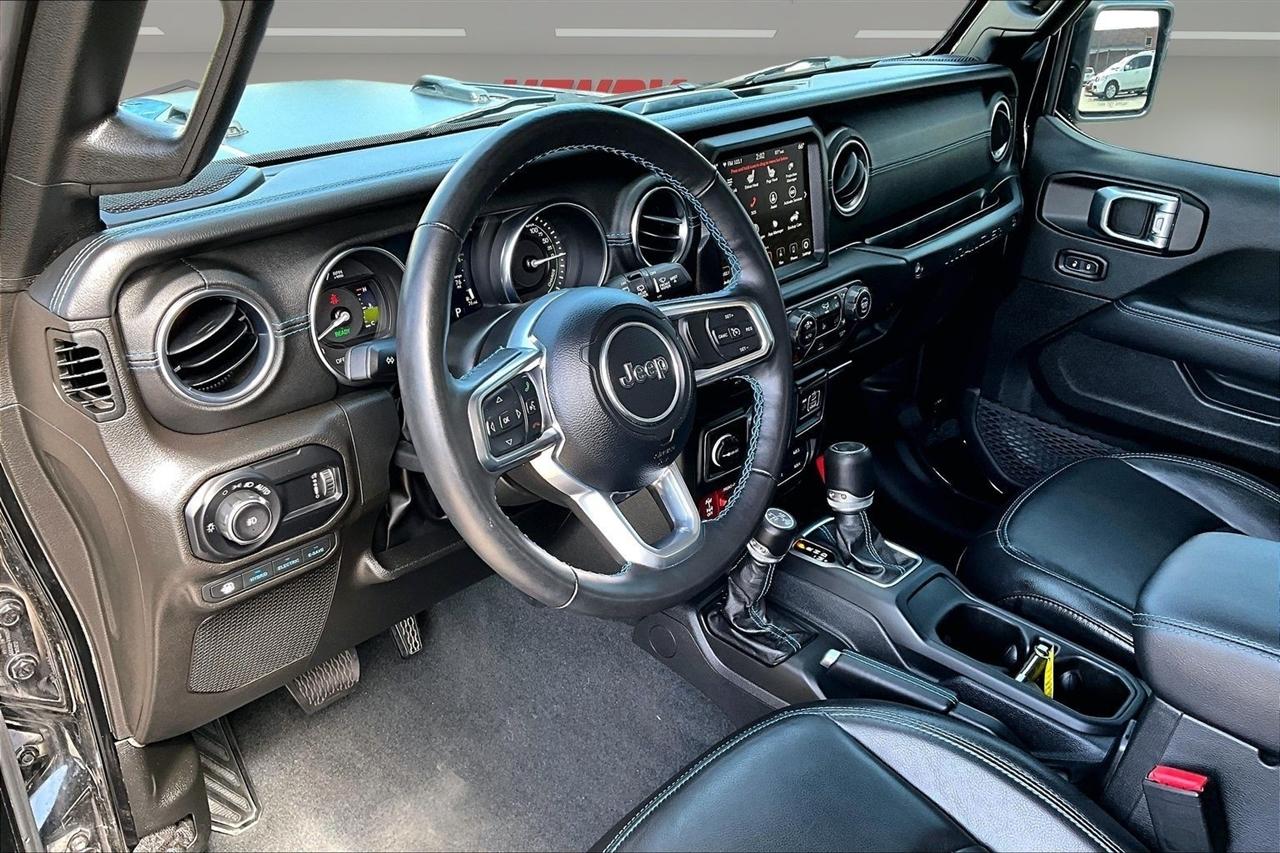 Jeep Wrangler photo 18