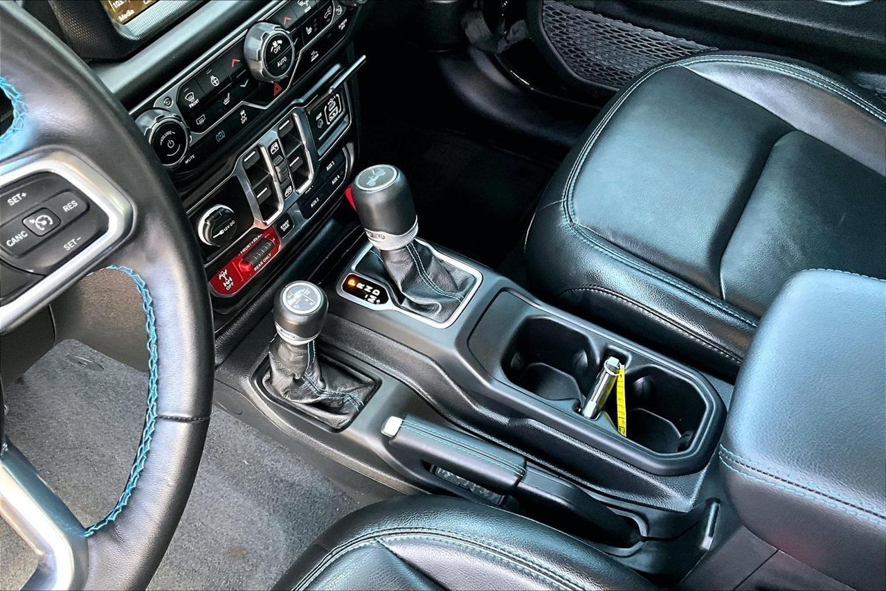 Jeep Wrangler photo 19