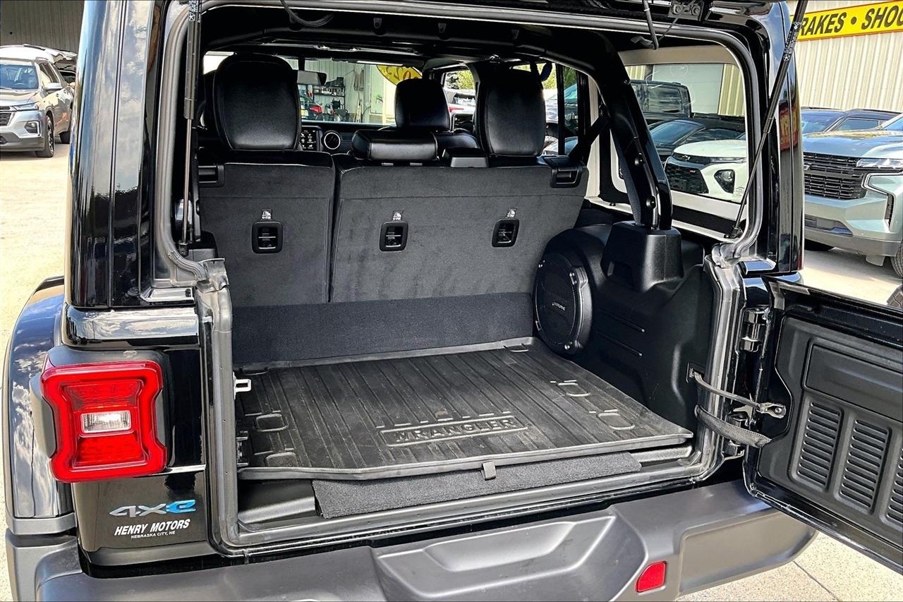 Jeep Wrangler photo 24