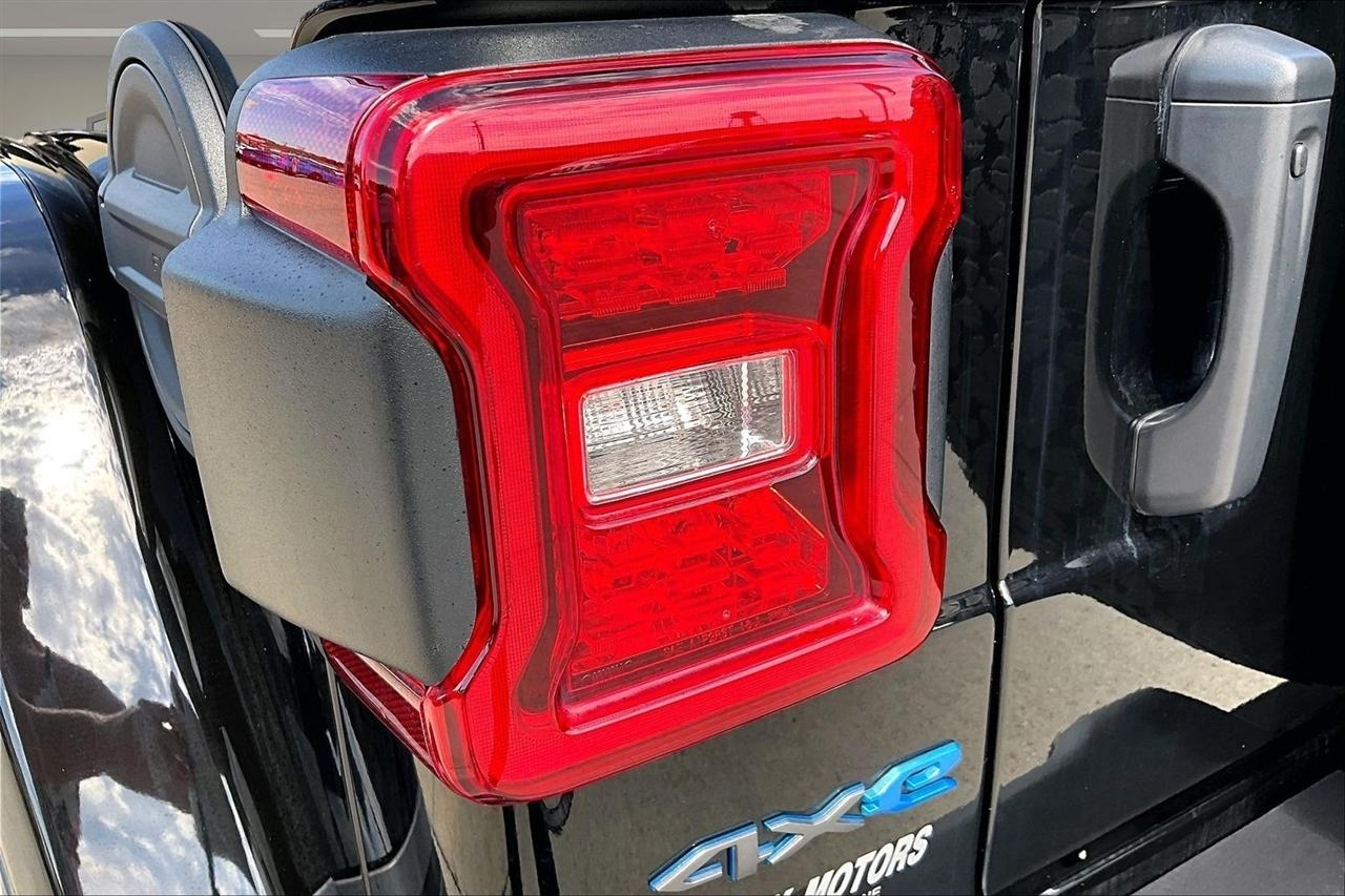 Jeep Wrangler photo 25
