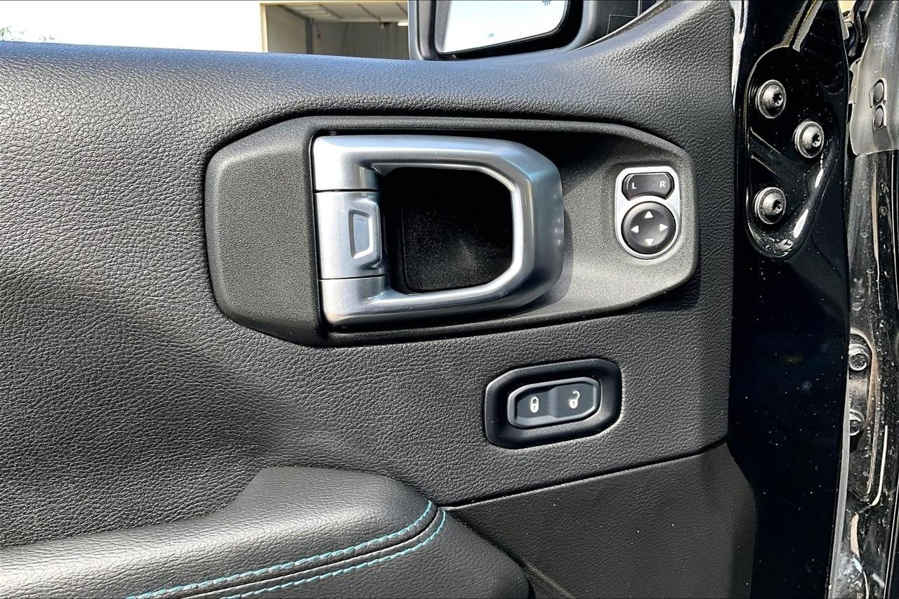 Jeep Wrangler photo 43