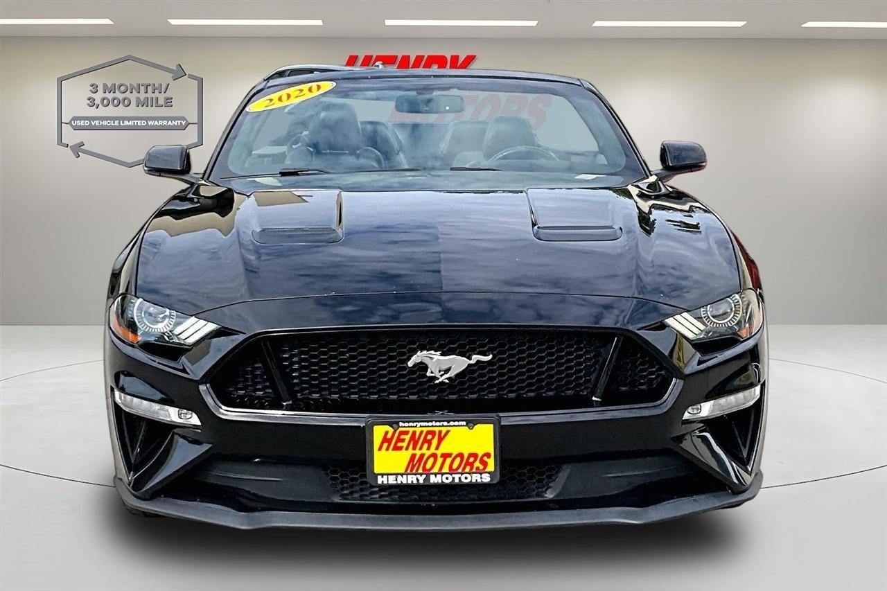 Ford Mustang photo 2