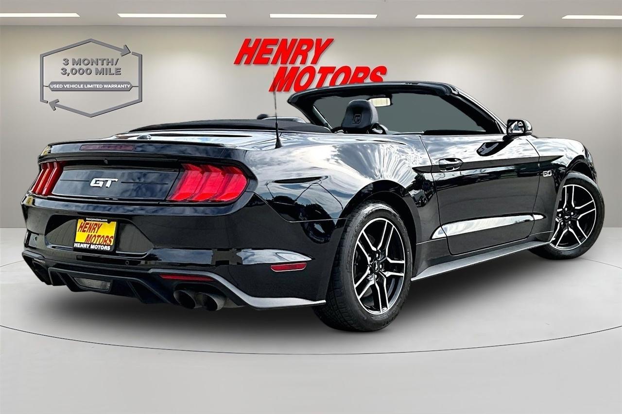 Ford Mustang photo 6