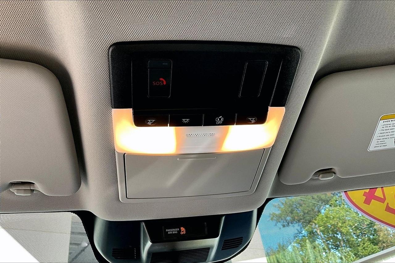 Nissan Rogue photo 16