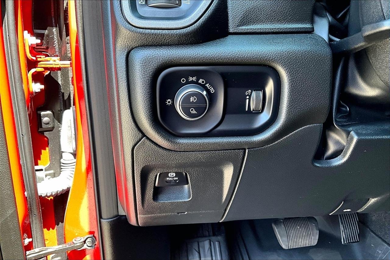 RAM 1500 Warlock 4x4 Crew Cab 5'7" Box 2025