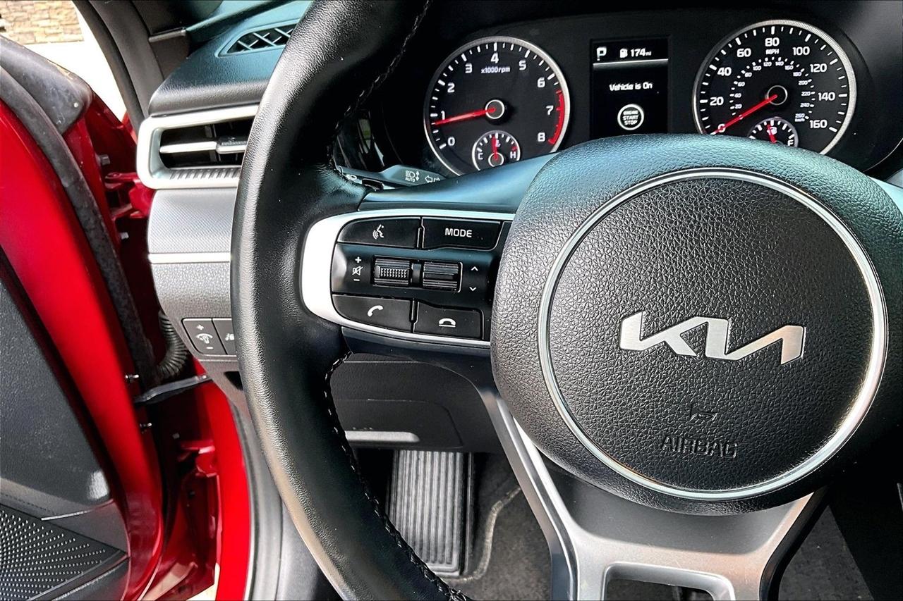 Kia K5 photo 11