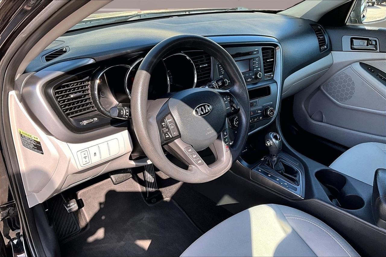 Kia Optima 4dr Sdn LX 2013