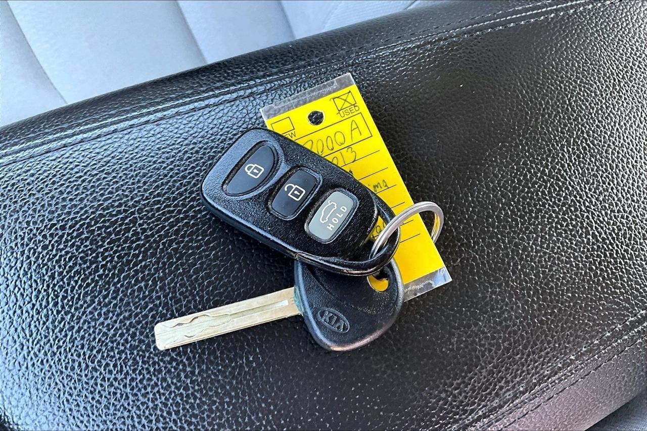 Kia Optima 4dr Sdn LX 2013