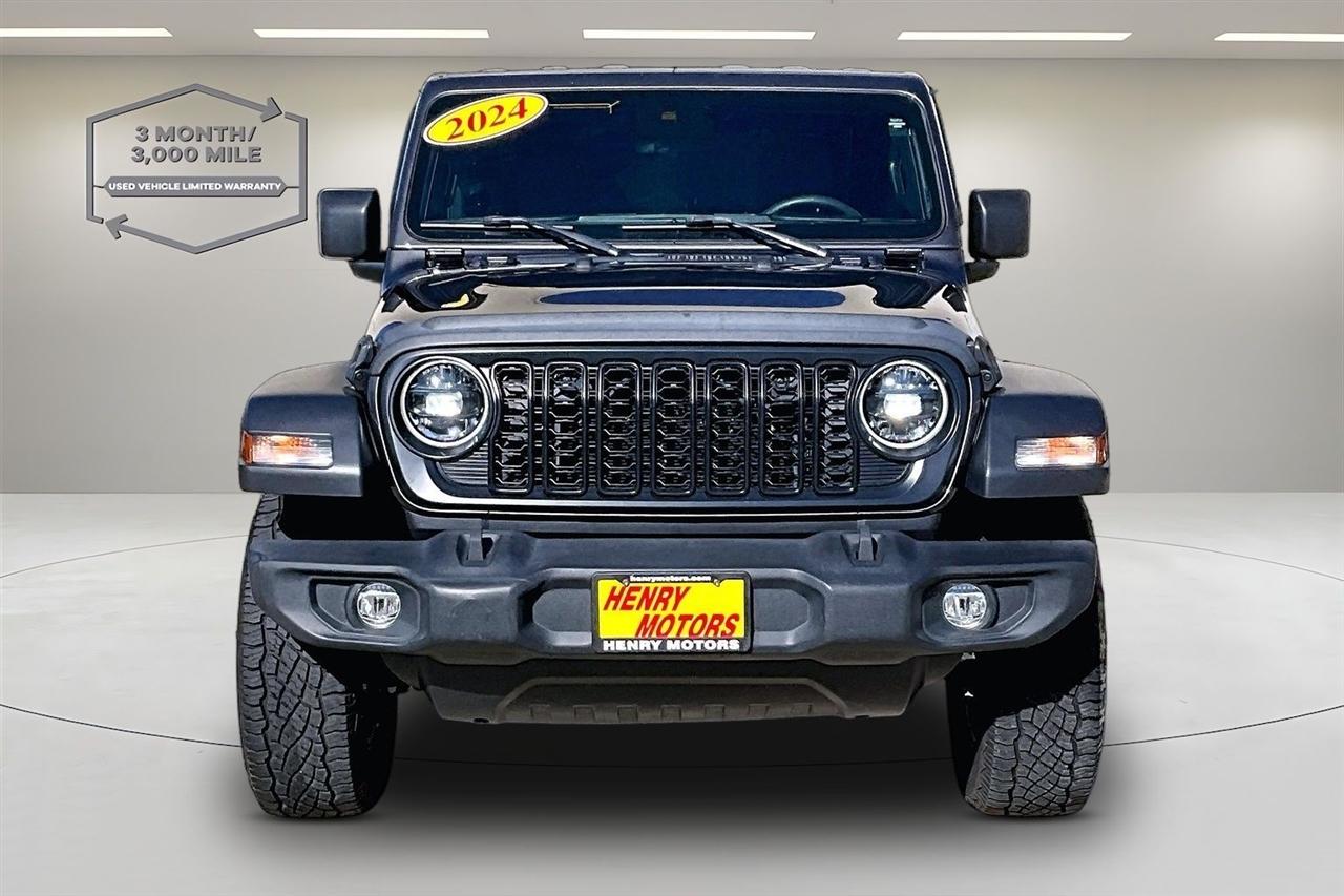 Jeep Wrangler photo 2