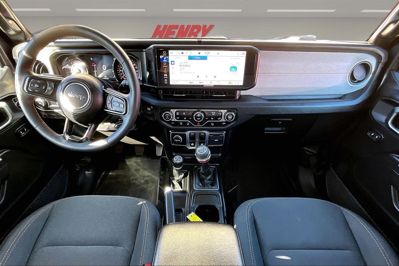 Jeep Wrangler photo 7