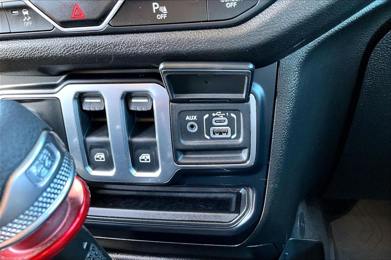 Jeep Wrangler photo 18